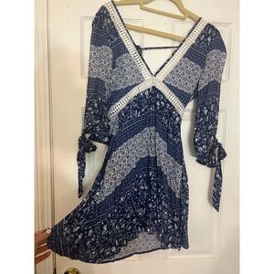 Lulus xs blue and white summer dress